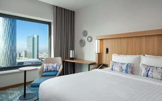 Отель Courtyard by Marriott Bucharest Floreasca Бухарест Улучшенный номер с 1 кроватью размера «king-size»-4